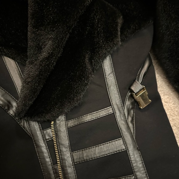 Black jacket - Picture 5 of 11